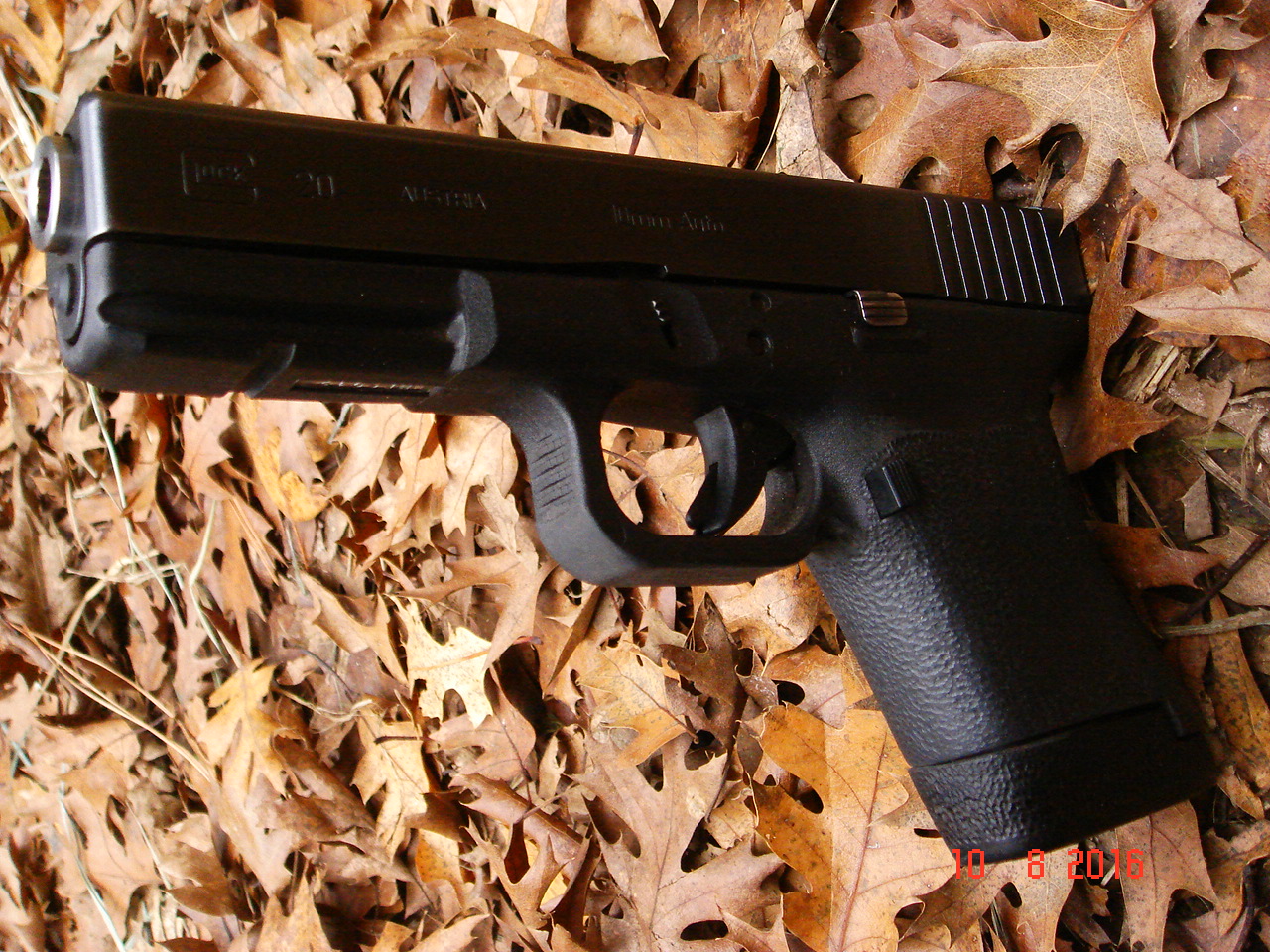 Glock20ftstrap.JPG